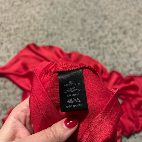 Torrid Fuchsia Pink Cold Shoulder Chiffon Top Size 1X - Picture 9 of 13